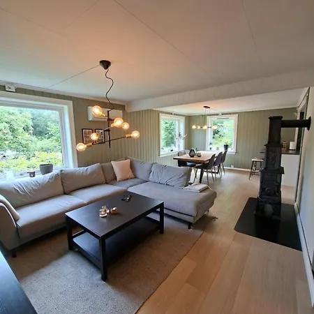 Hébergement de vacances Enebolig Midt Pa Hisoy I *